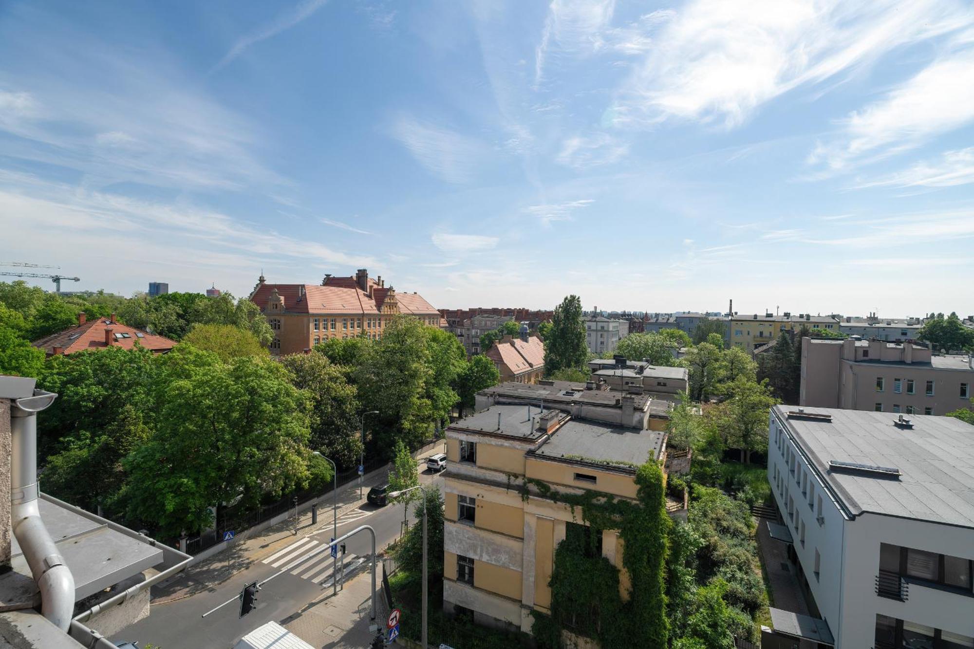 Elegant And Cosy 4th Floor Studio Close To The Park In By Renters Poznan