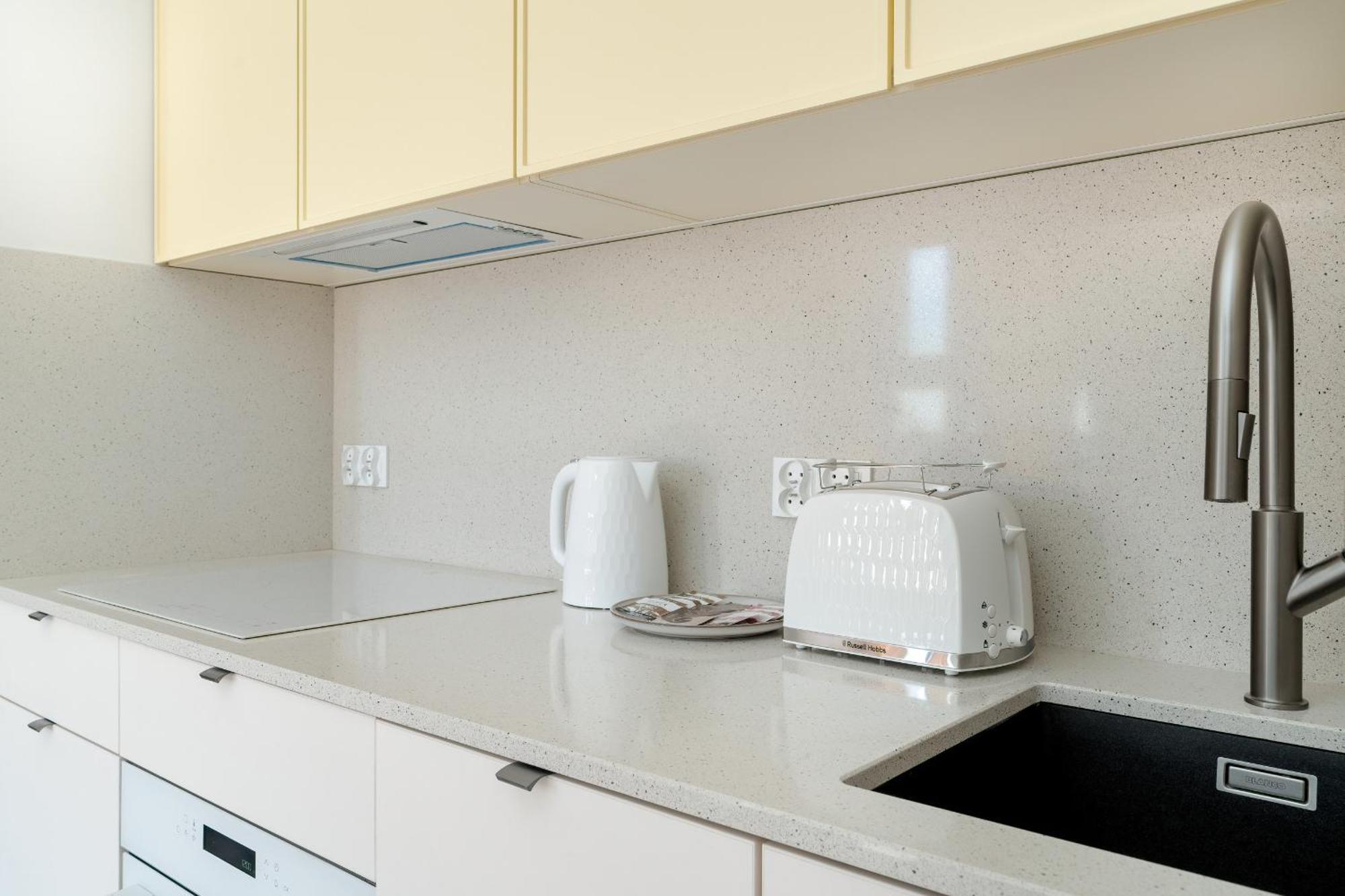Apartment Elegant And Cosy 4th Floor Studio Close To The Park In By Renters