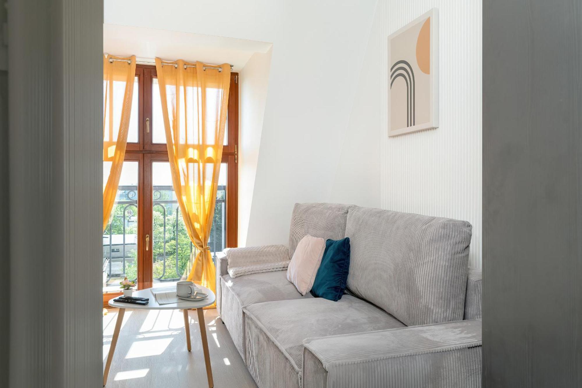 Elegant And Cosy 4th Floor Studio Close To The Park In By Renters Apartment Poznan